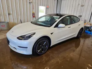 Tesla Model 3 2022