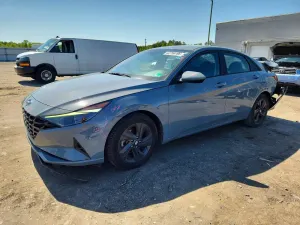 Hyundai Elantra 2.0L 4 2022