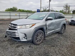 Toyota Highlander 3.5L 6 2017