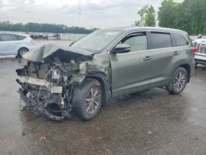 Toyota Highlander 3.5L 6 2018