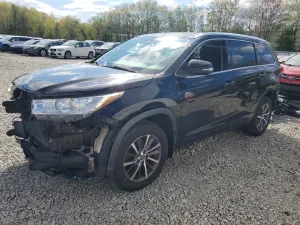 Toyota Highlander 3.5L 6 2017
