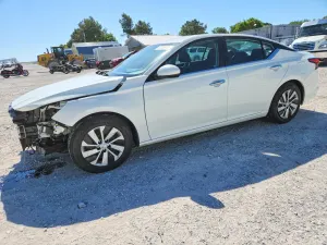 Nissan Altima 2.5L 4 2020