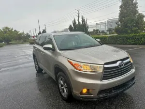 Toyota Highlander 3.5L 6 2015