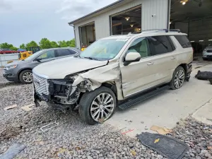 GMC Yukon 6.2L 8 2021