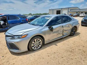 Toyota Camry 2.5L 4 2023