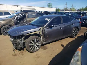 Nissan Altima 2.5L 4 2021