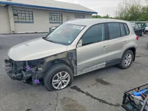 Volkswagen Tiguan 2.0L 4 2013