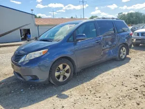 Toyota Sienna 3.5L 6 2017