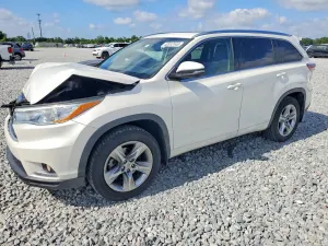 Toyota Highlander 3.5L 6 2015