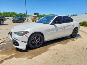 Alfa Romeo Giulia 2.0L 4 2017