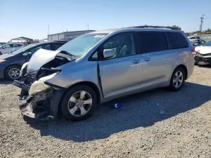 Toyota Sienna 3.5L 6 2012