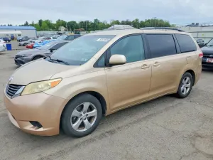 Toyota Sienna 3.5L 6 2011