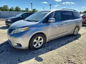 Toyota Sienna 3.5L 6 2013