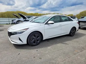 Hyundai Elantra 2.0L 4 2023