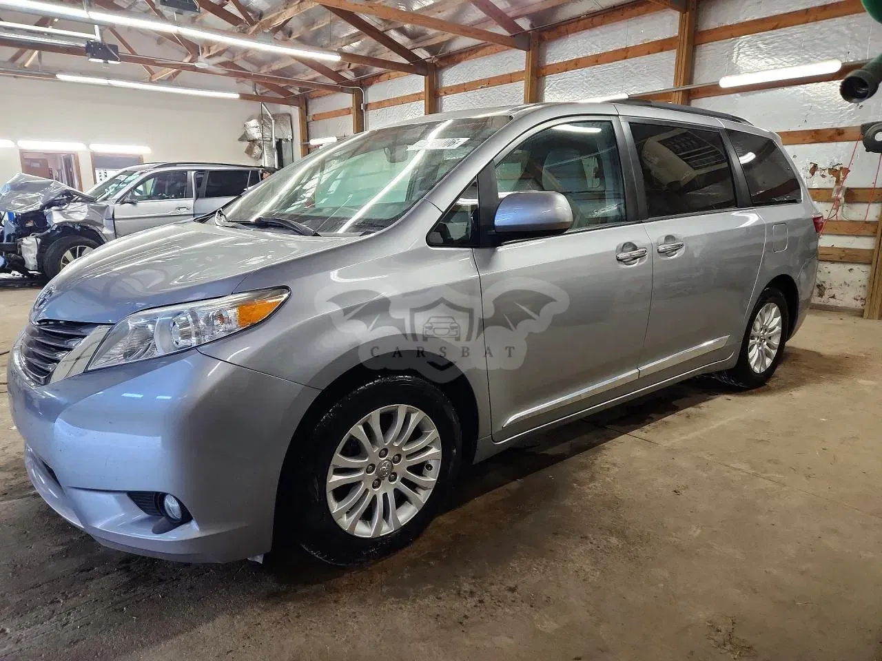 Toyota Sienna 3.5L 6 2017