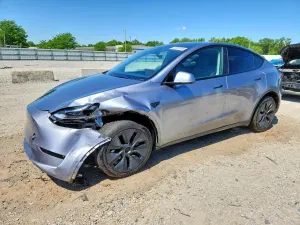 Tesla Model Y 2025