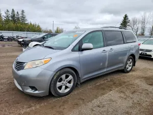 Toyota Sienna 3.5L 6 2011
