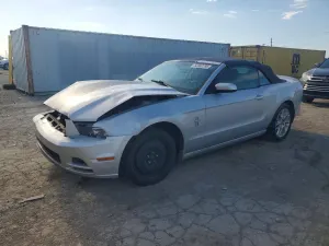Ford Mustang 3.7L 6 2013