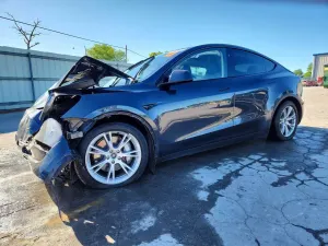 Tesla Model Y 2024