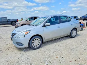 Nissan Versa 1.6L 4 2015