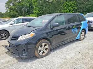 Toyota Sienna 3.5L 6 2020