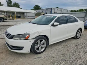 Volkswagen Passat 2.0L 4 2012