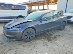 Tesla Model 3 2025