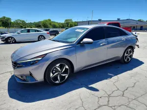 Hyundai Elantra 2.0L 4 2023