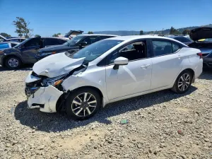 Nissan Versa 1.6L 4 2024