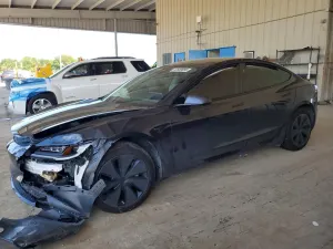 Tesla Model 3 2025