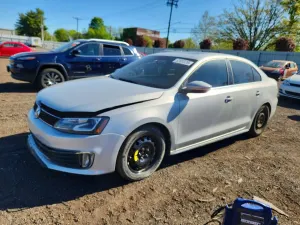 Volkswagen Jetta 2.0L 4 2013