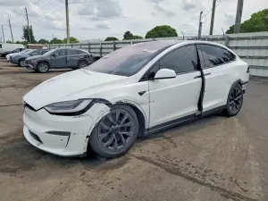Tesla Model X 2022