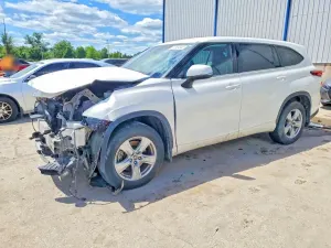 Toyota Highlander 3.5L 6 2021