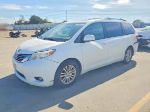 Toyota Sienna 3.5L 6 2014