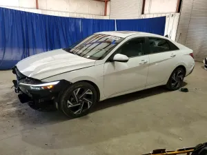 Hyundai Elantra 2.0L 4 2025