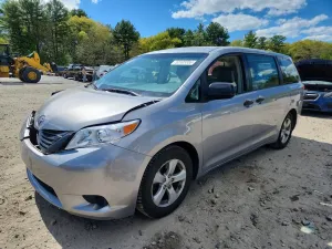 Toyota Sienna 3.5L 6 2011