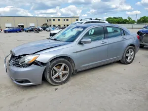 Chrysler 200 2.4L 4 2014