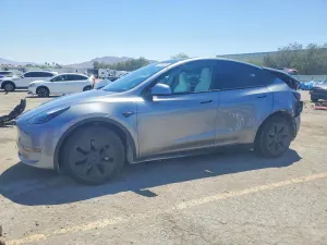 Tesla Model Y 2025