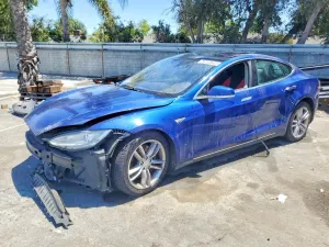 Tesla Model S 2015