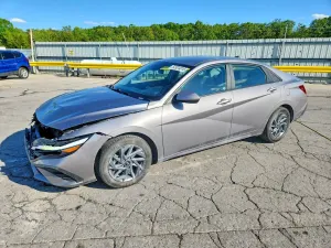 Hyundai Elantra 2.0L 4 2024