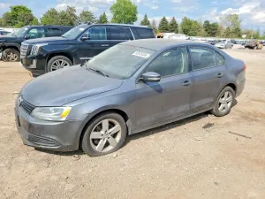 Volkswagen Jetta 2.0L 4 2012