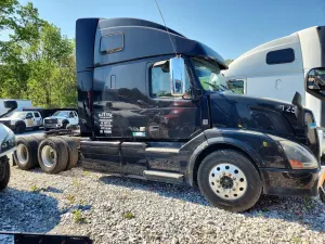 Volvo VN 12.8L 6 2012