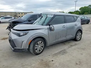 Kia Soul 2.0L 4 2025