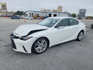Lexus IS 2.0L 4 2021