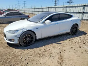 Tesla Model S 2015