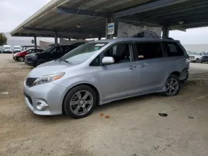 Toyota Sienna 3.5L 6 2017