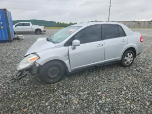 Nissan Versa 1.8L 4 2010