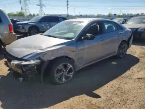 Hyundai Elantra 2.0L 4 2022