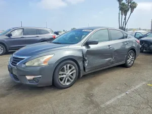 Nissan Altima 2.5L 4 2015