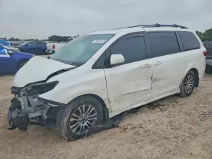 Toyota Sienna 3.5L 6 2020